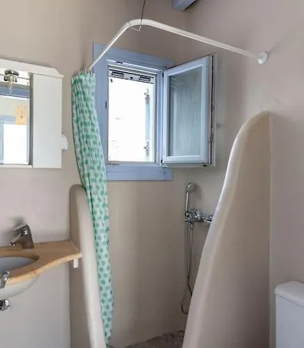 'nepheli' Mykonean * Ornos (Mykonos)