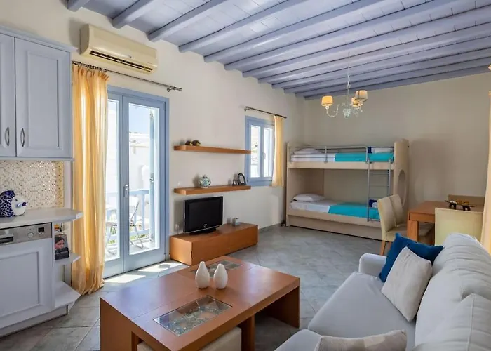 'nepheli' Mykonean * Ornos (Mykonos)